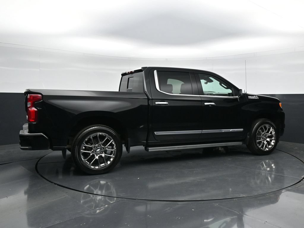Used 2025 Chevrolet Silverado 1500 High Country AWD/4WD image 11