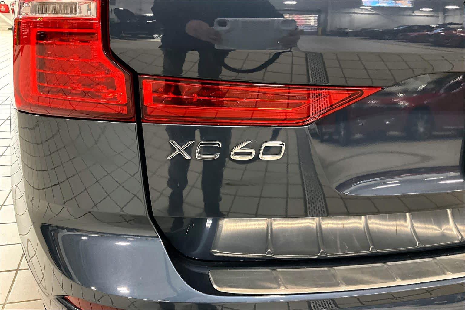 Used 2021 Volvo XC60 T5 Momentum w/ Premium Package AWD/4WD image 30