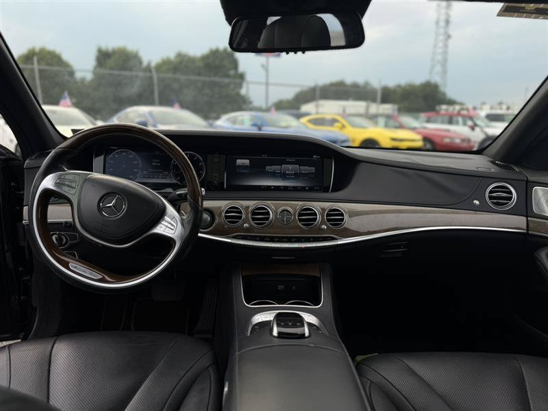 Used 2017 Mercedes-Benz S 550 Sedan image 17