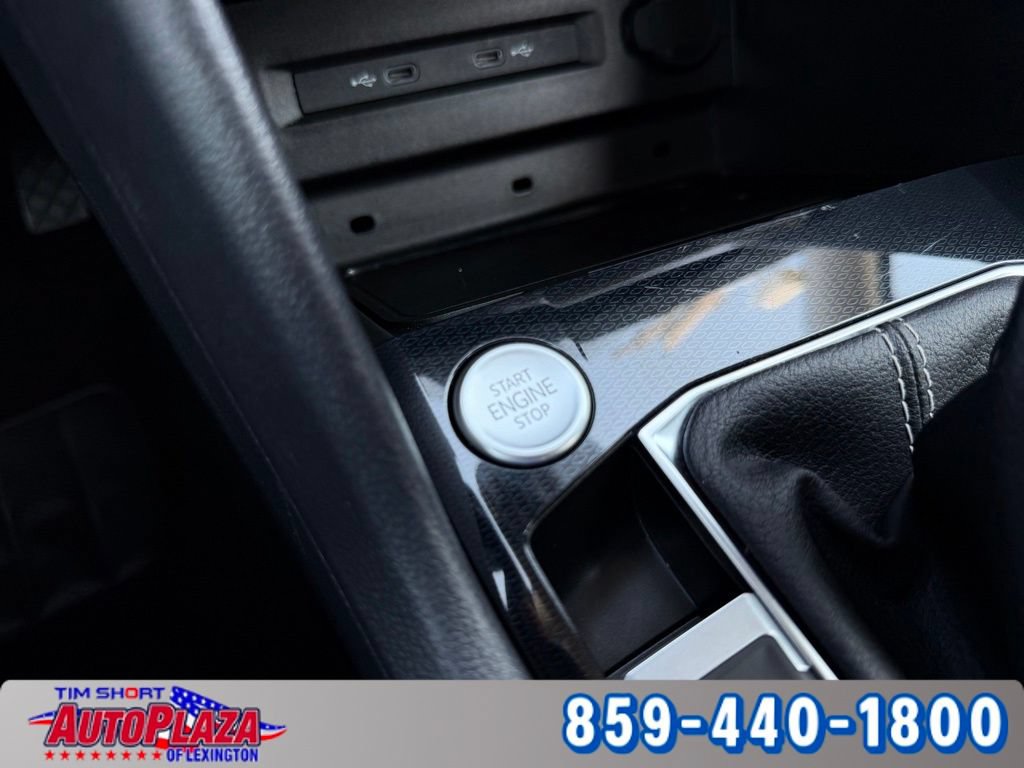 Used 2025 Volkswagen Taos SE AWD/4WD image 23