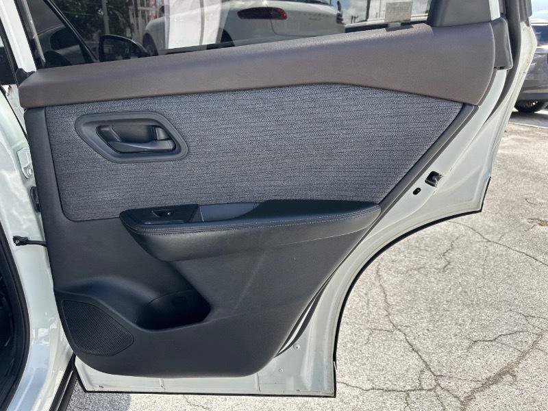 Used 2021 Nissan Rogue S image 25