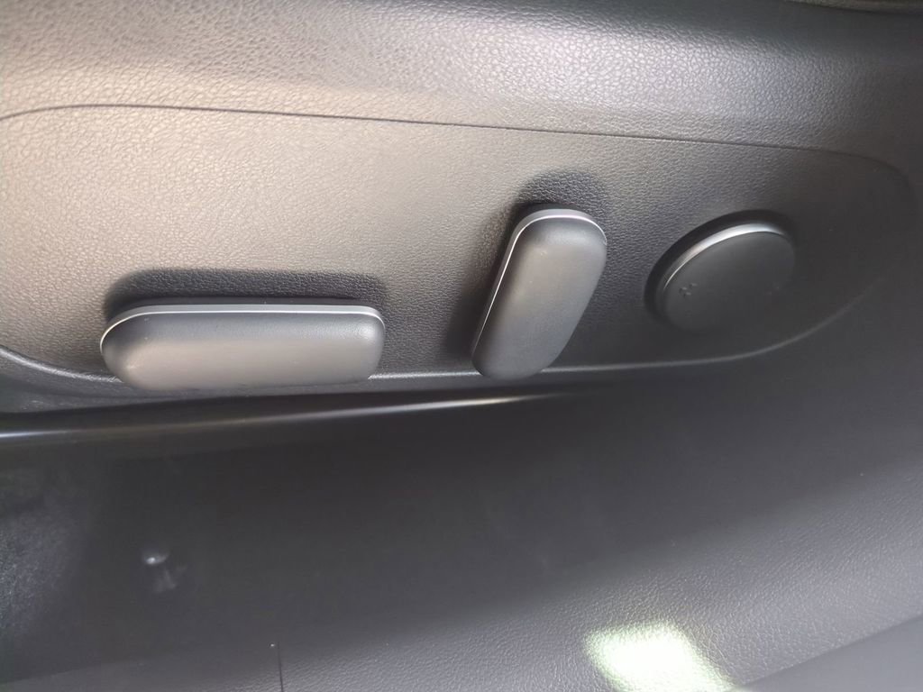 New 2026 Hyundai Kona SEL Premium FWD image 23