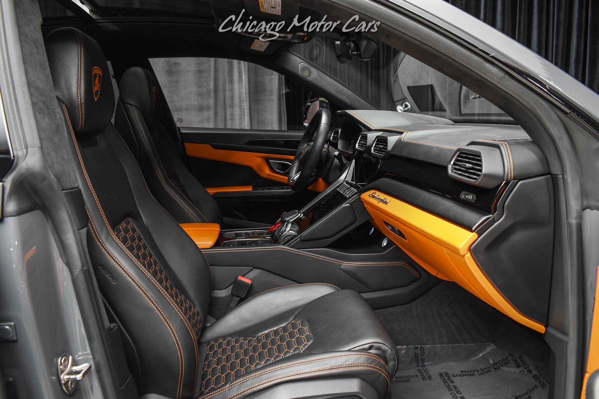 Used 2021 Lamborghini Urus AWD/4WD image 23