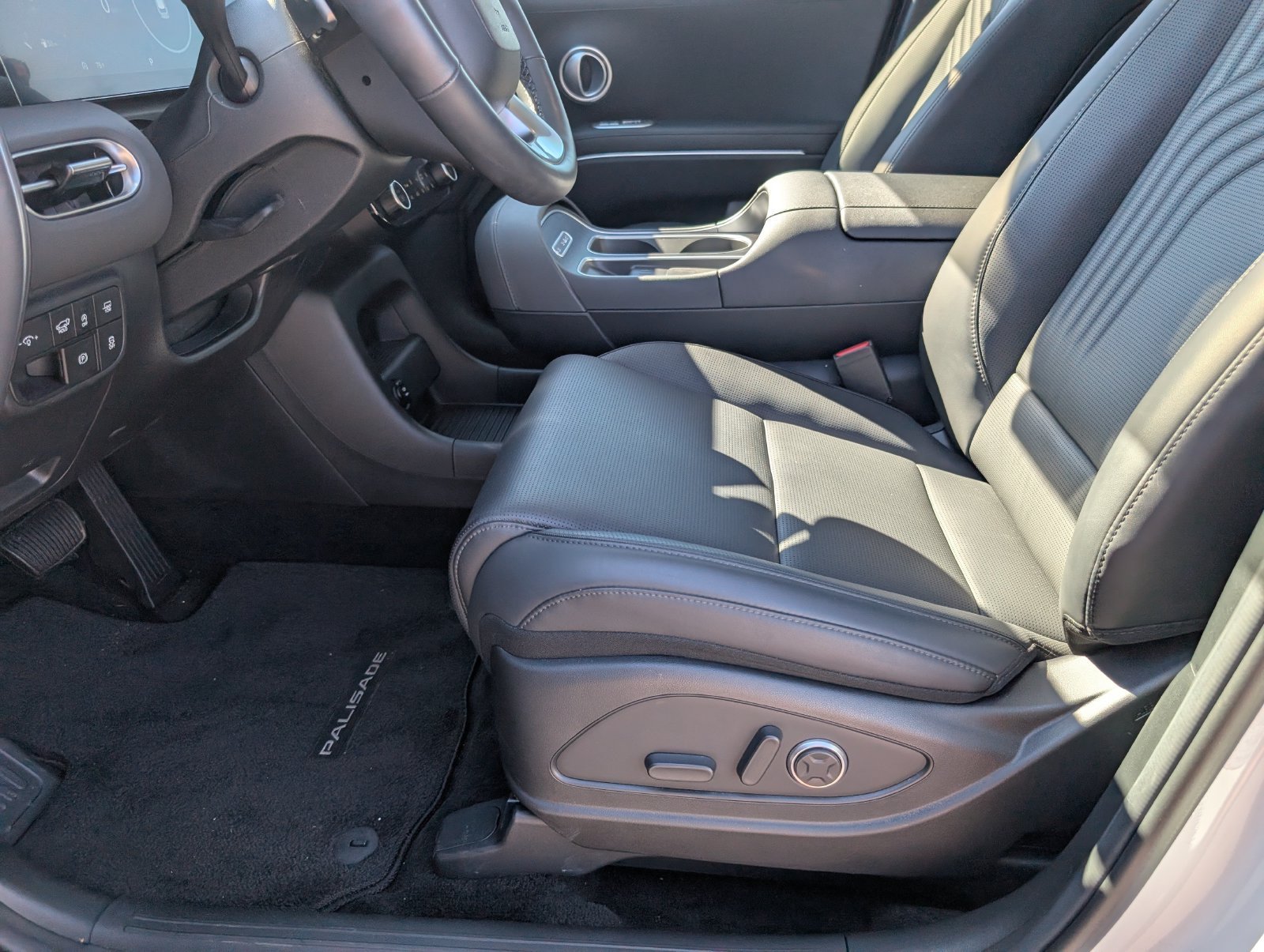 Used 2026 Hyundai Palisade SEL FWD image 15