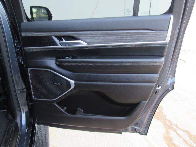Used 2024 Jeep Wagoneer Series II w/ Flexible Seating Group image 26