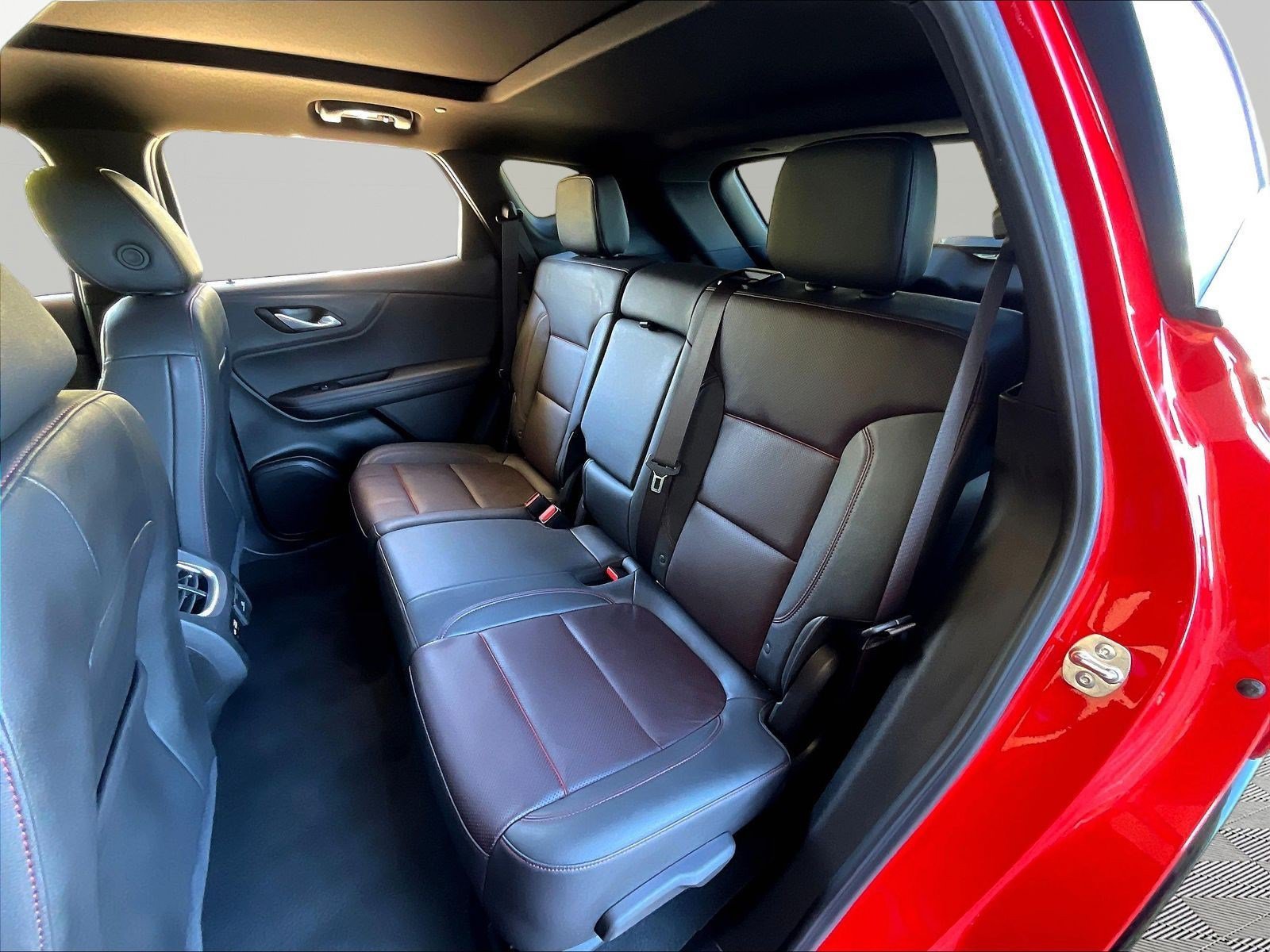 Used 2023 Chevrolet Blazer RS w/ Driver Confidence II Package FWD image 22