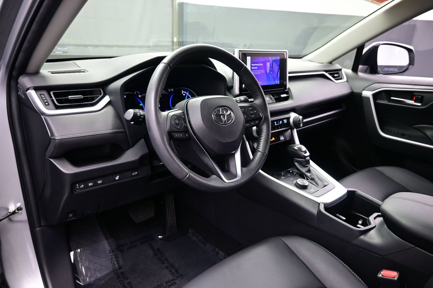 Used 2023 Toyota RAV4 XLE Premium AWD/4WD image 14