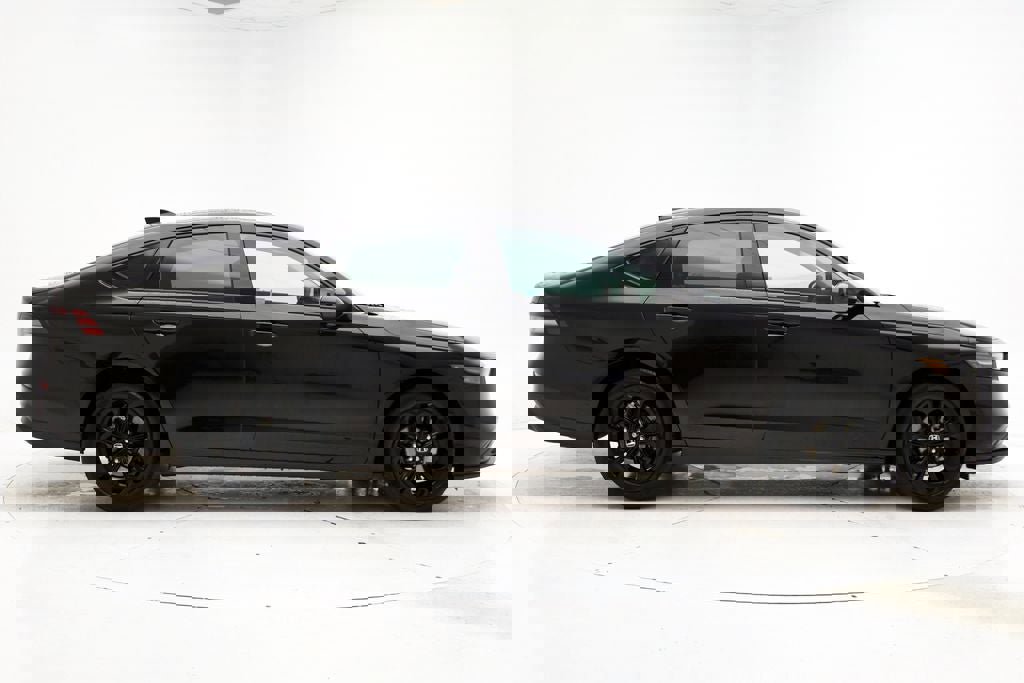 Used 2025 Honda Accord SE image 3