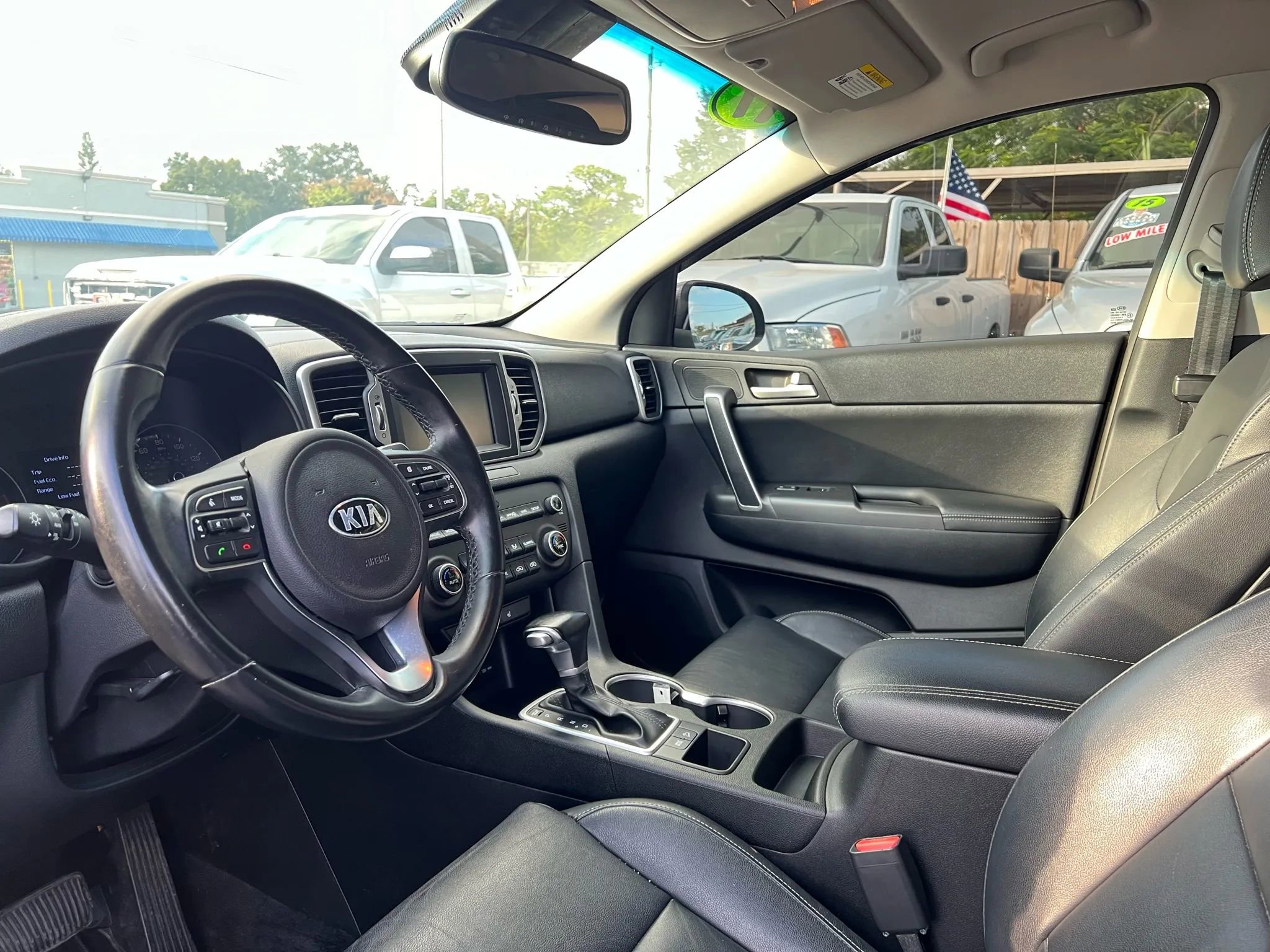 Used 2017 Kia Sportage EX image 9