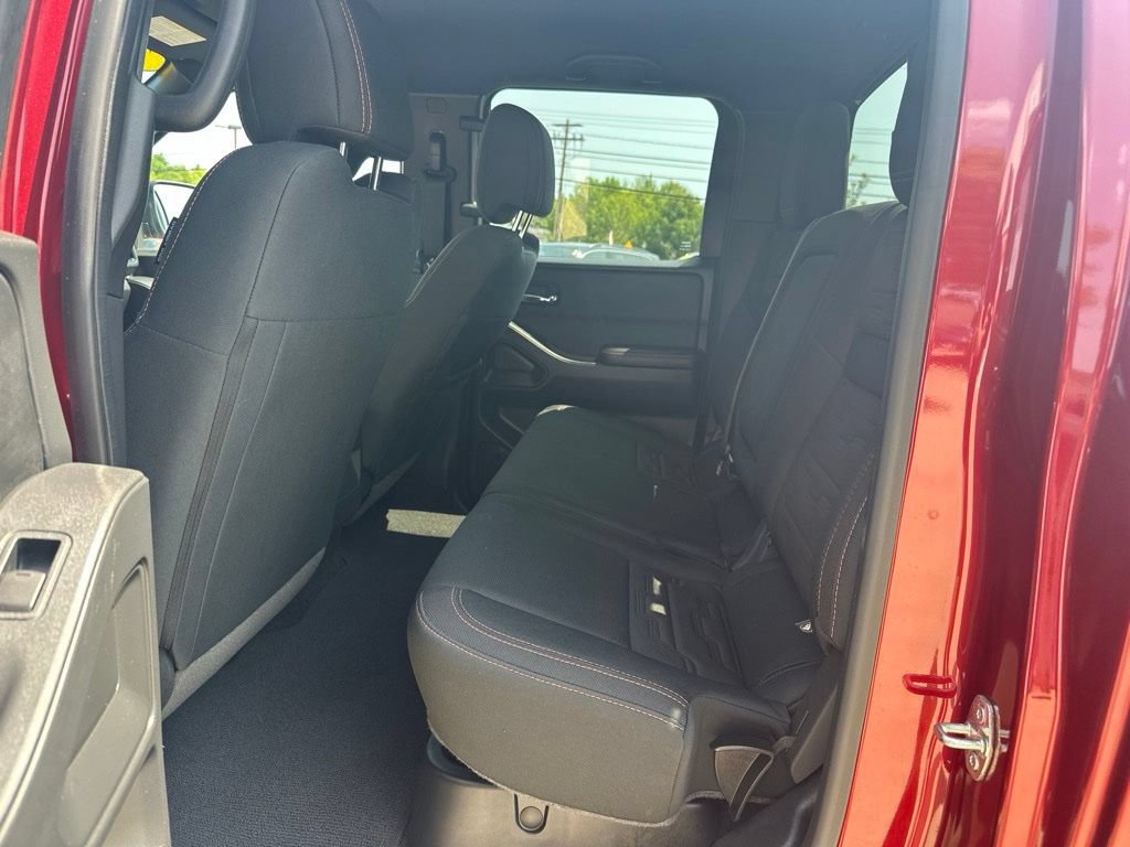 Used 2025 Nissan Frontier PRO-4X AWD/4WD image 31