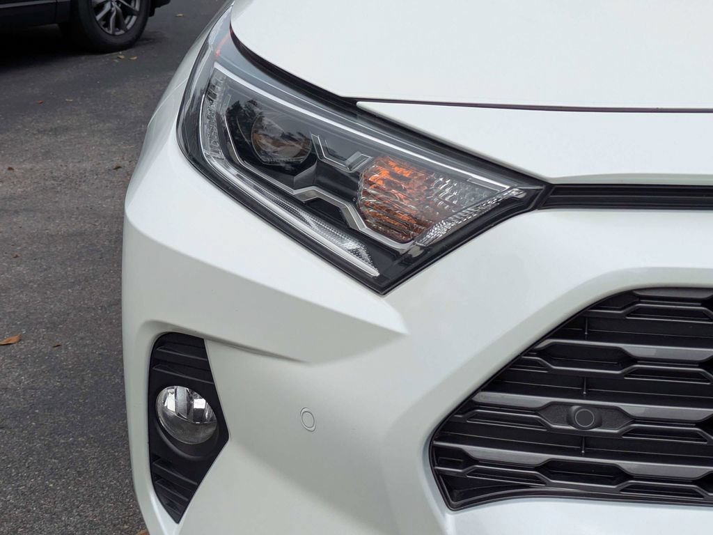Used 2020 Toyota RAV4 Limited AWD/4WD image 10