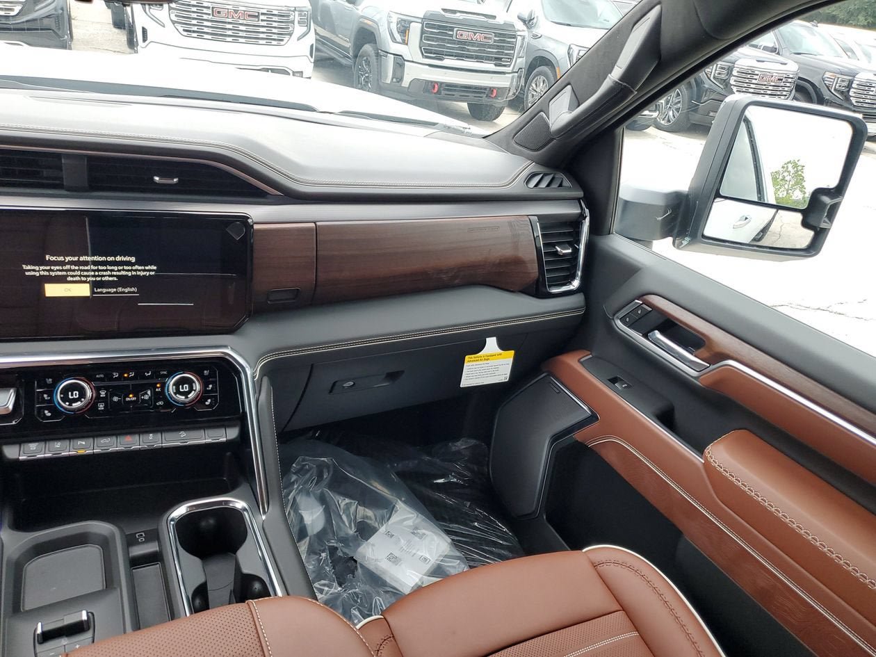 New 2026 GMC Sierra 3500 Denali Ultimate AWD/4WD image 16