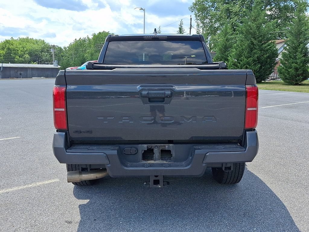 Certified 2025 Toyota Tacoma TRD Sport AWD/4WD image 5