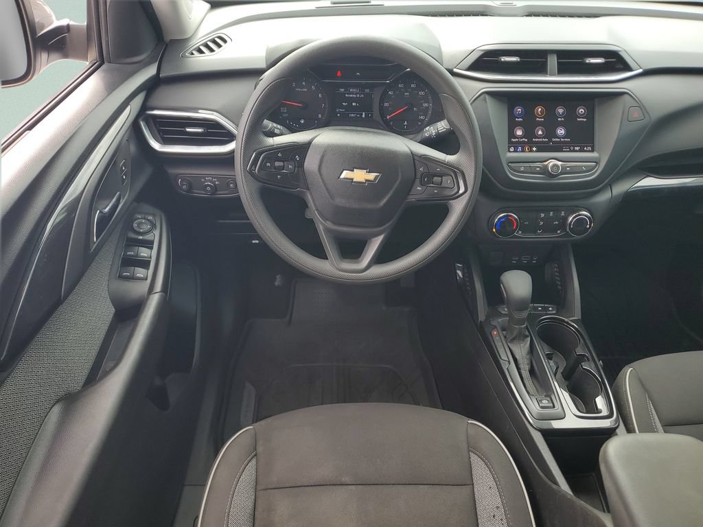 Used 2023 Chevrolet TrailBlazer LT FWD image 15