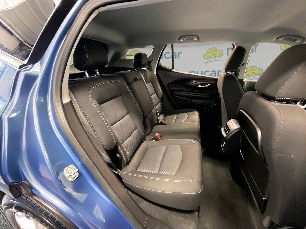 Used 2024 GMC Terrain SLE AWD/4WD image 16
