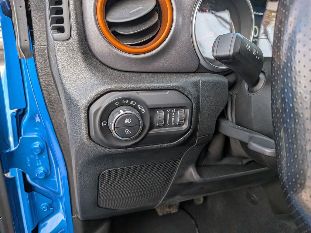 Used 2021 Jeep Gladiator Mojave AWD/4WD image 15