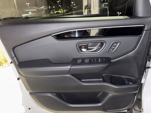 Used 2025 Honda Pilot Touring image 24