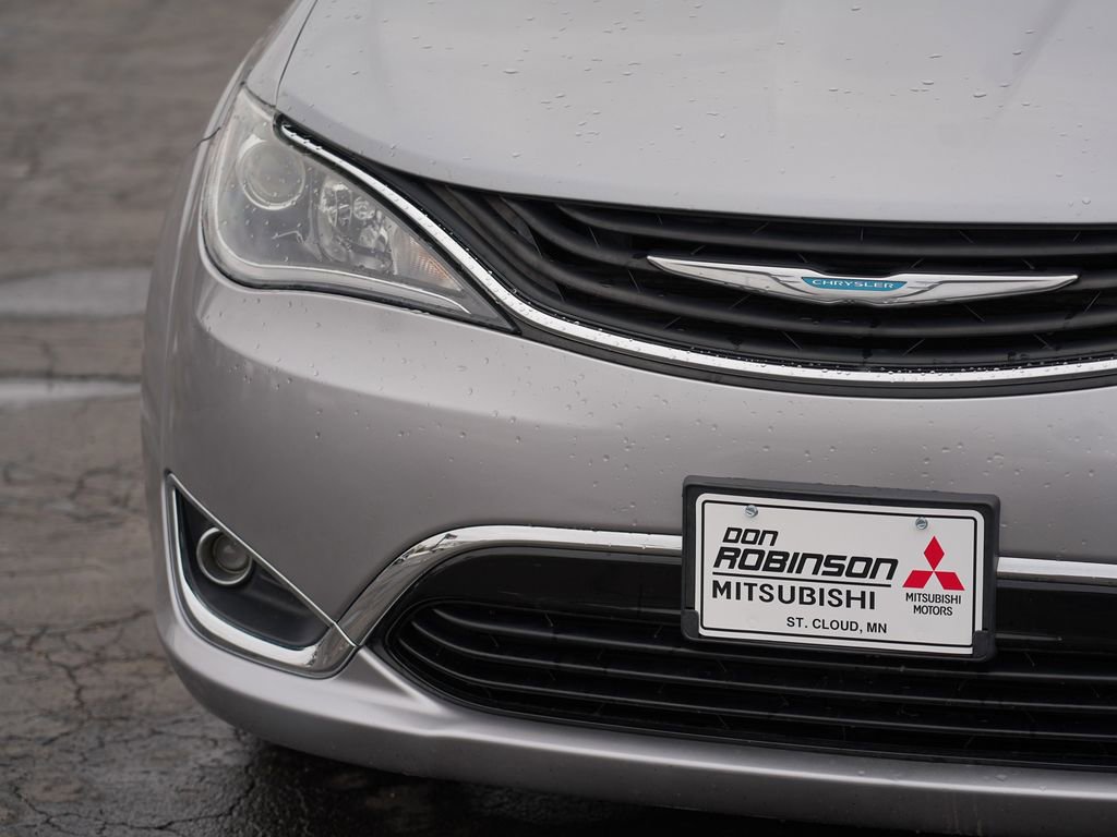 Used 2018 Chrysler Pacifica Touring Plus image 9