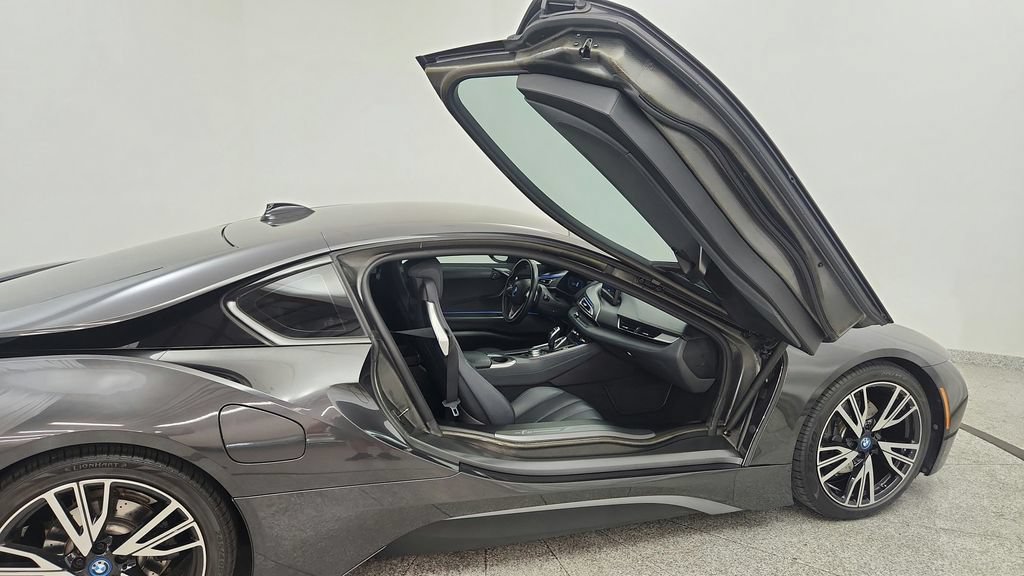 Used 2016 BMW i8 AWD/4WD image 23
