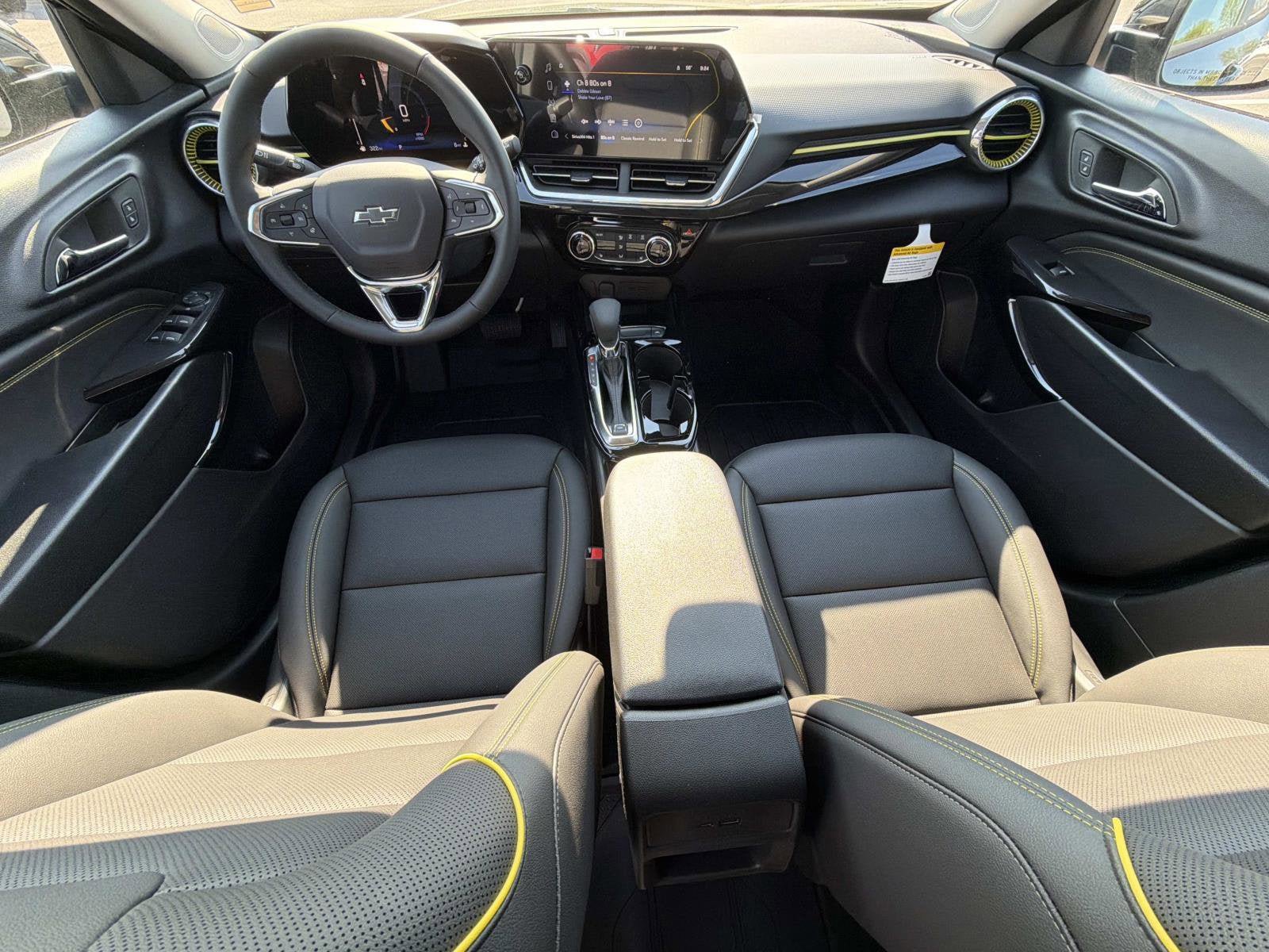 New 2026 Chevrolet Trax ACTIV w/ Sunroof Package FWD image 2