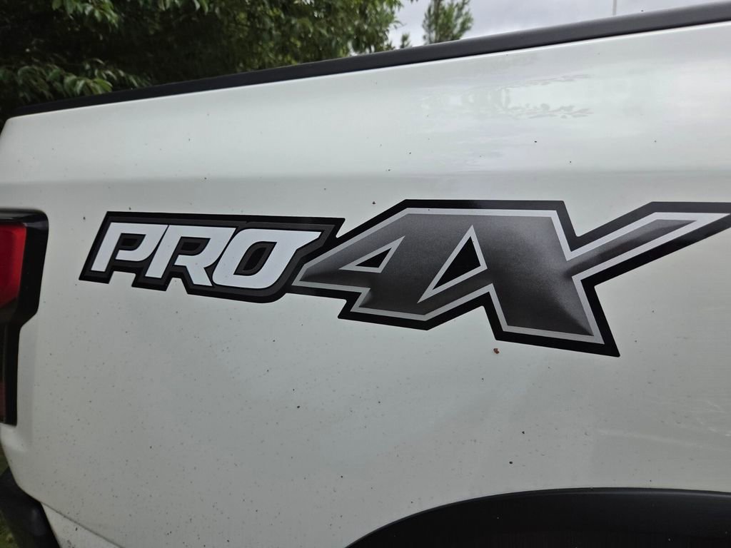 Used 2021 Nissan Titan PRO-4X w/ Pro-4x Convenience Package AWD/4WD image 10