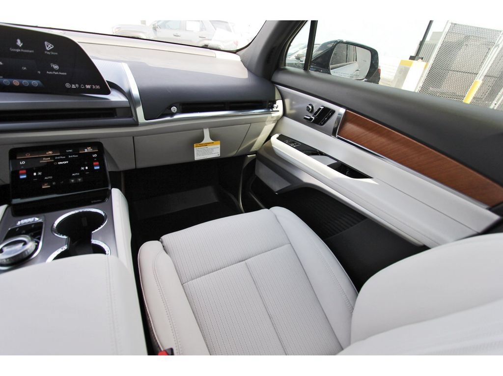 New 2027 Cadillac Vistiq Luxury AWD/4WD image 10