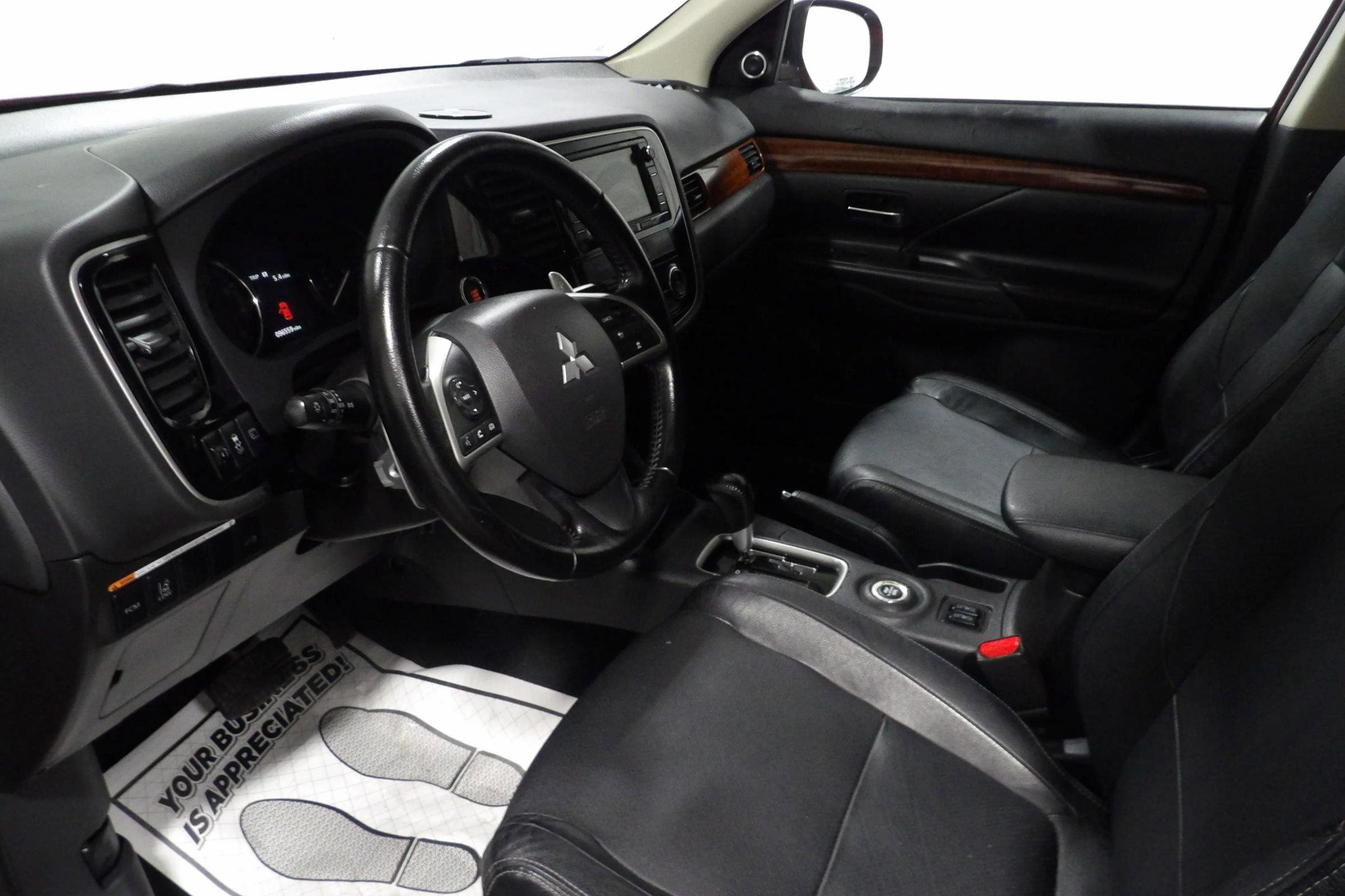 Used 2015 Mitsubishi Outlander GT AWD/4WD image 9