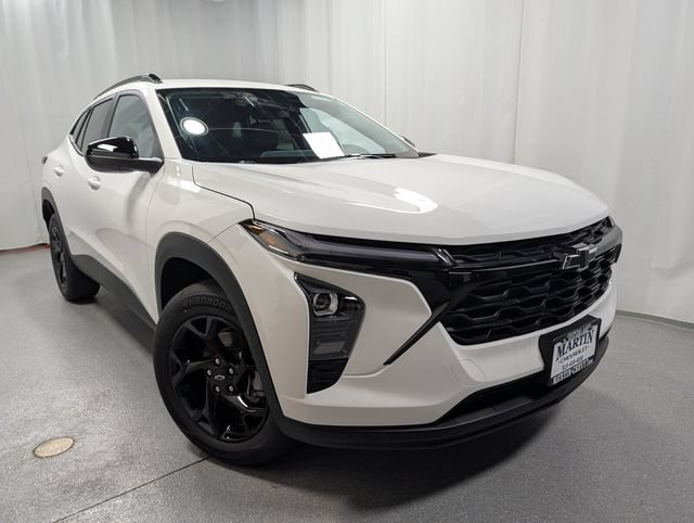 New 2026 Chevrolet Trax LT w/ Driver Confidence Package FWD image 2