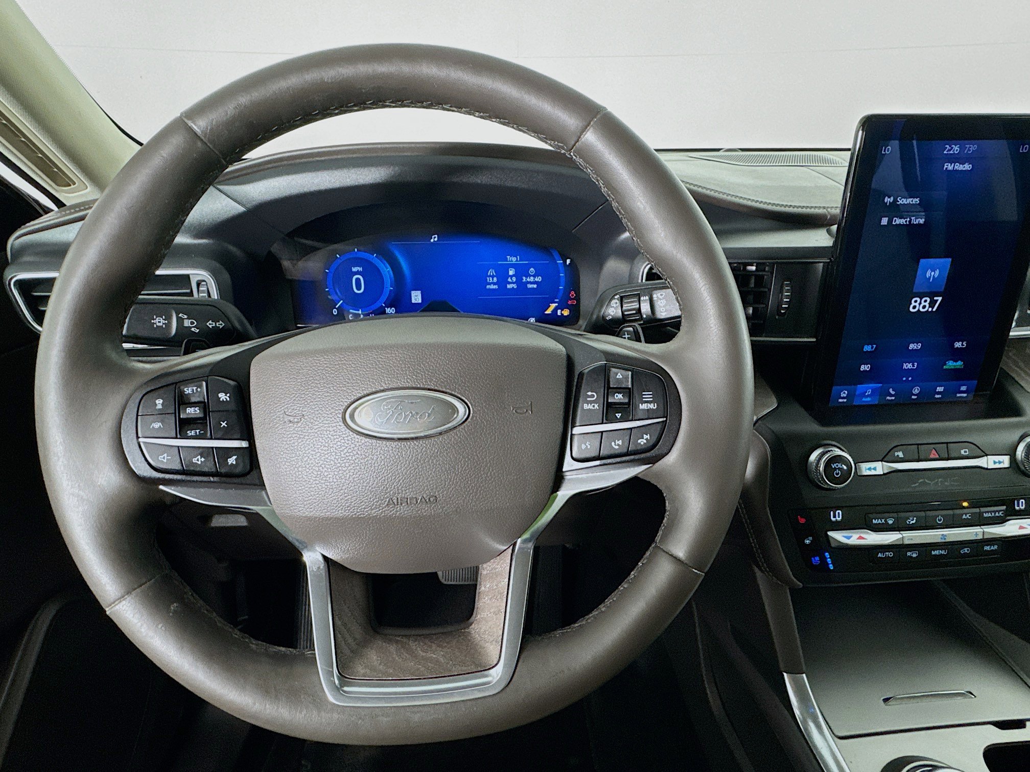 Used 2020 Ford Explorer Platinum w/ Premium Technology Package image 11