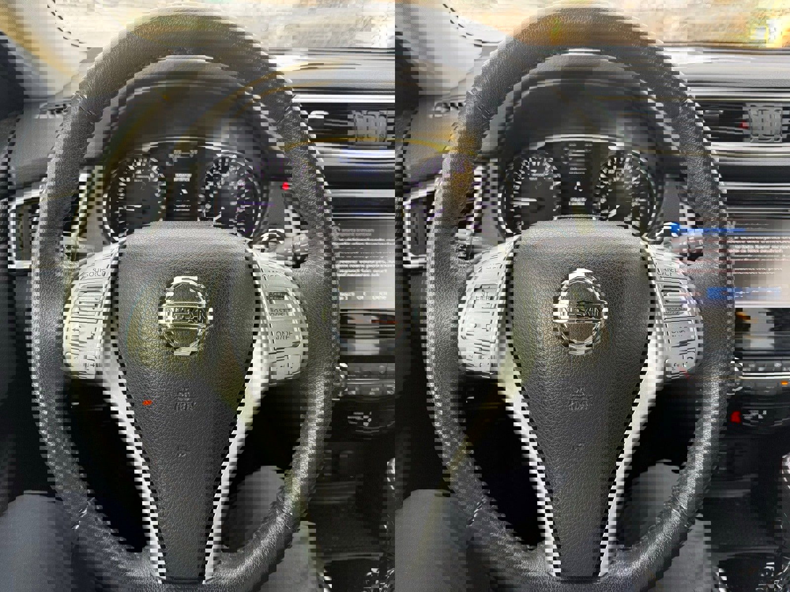 Used 2016 Nissan Rogue SL w/ SL Premium Package image 17