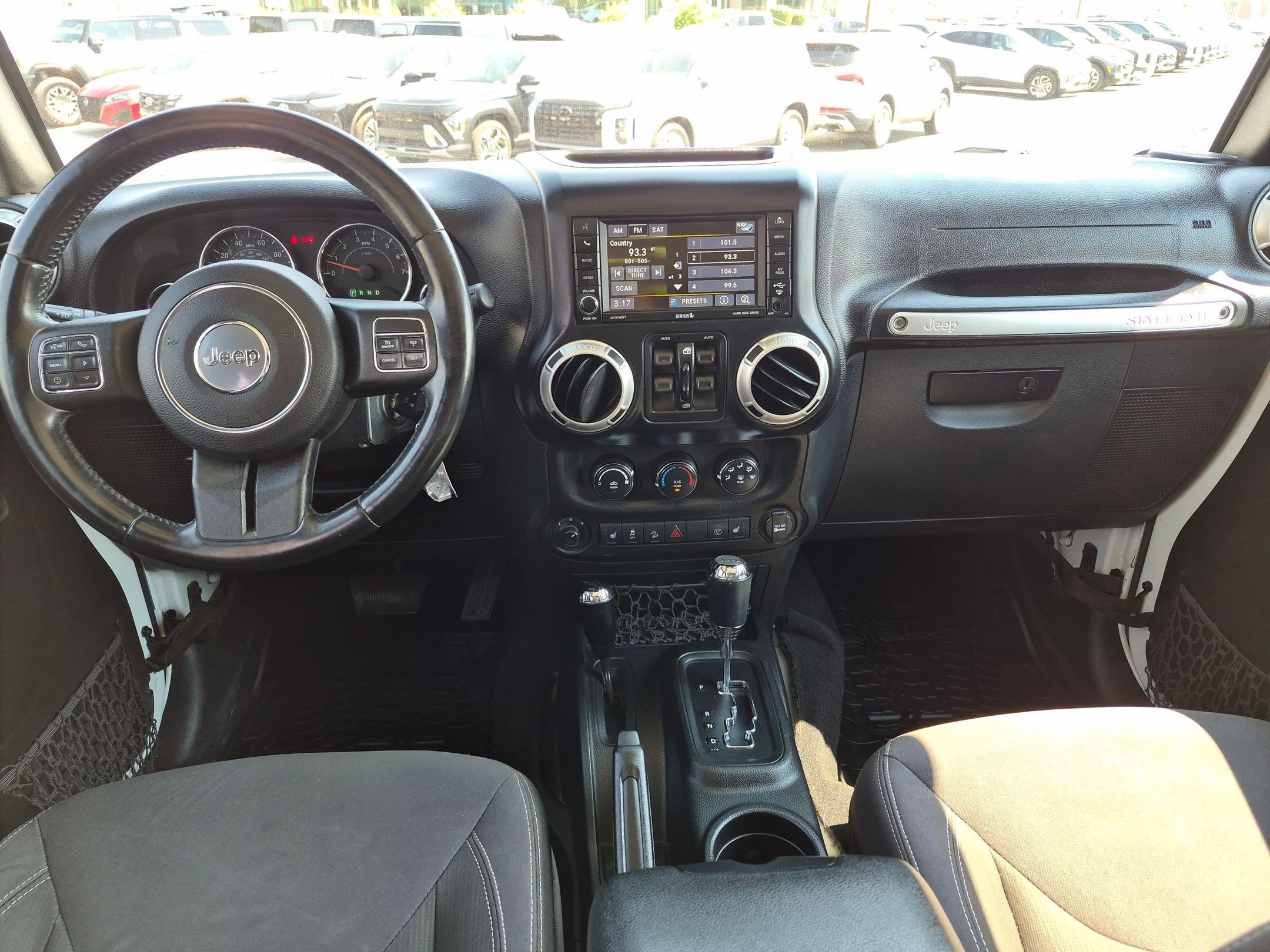 Used 2017 Jeep Wrangler Unlimited Rubicon w/ Cold Weather Group AWD/4WD image 23