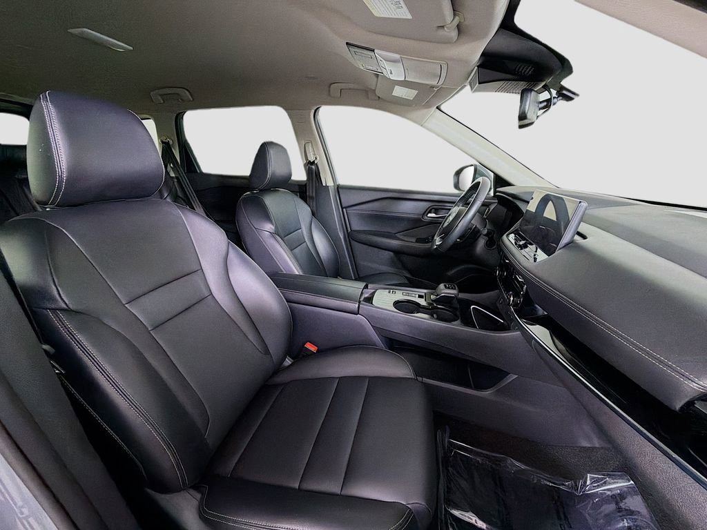 Used 2024 Nissan Rogue SL FWD image 32