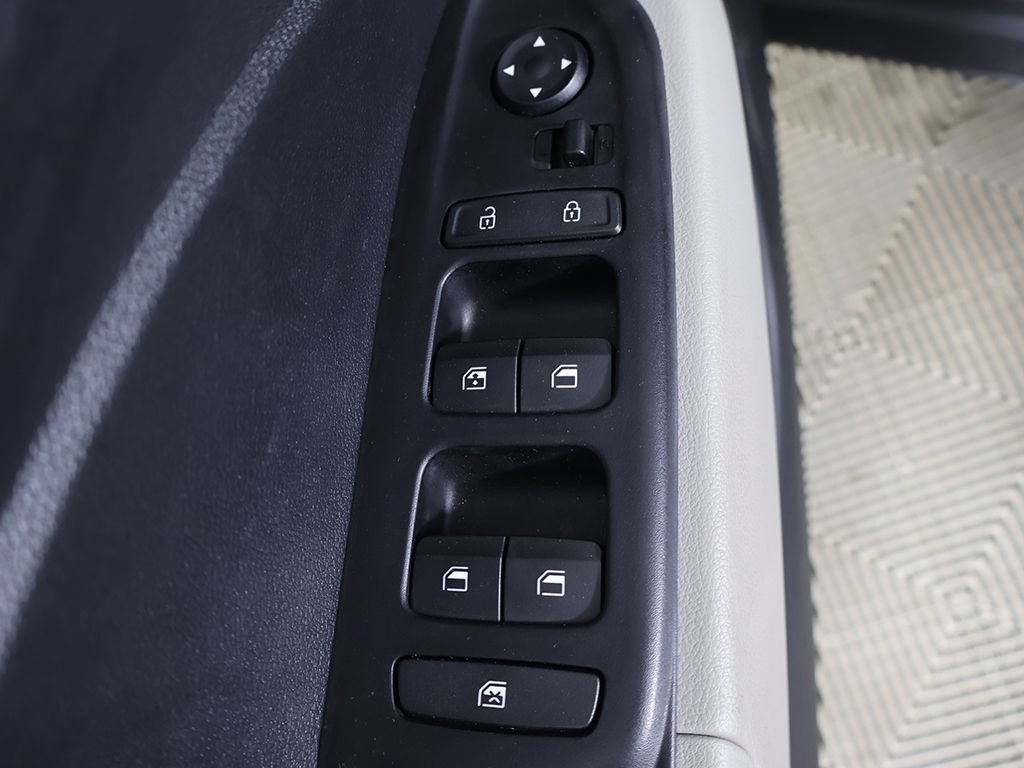 Certified 2026 Hyundai Venue SEL FWD image 30