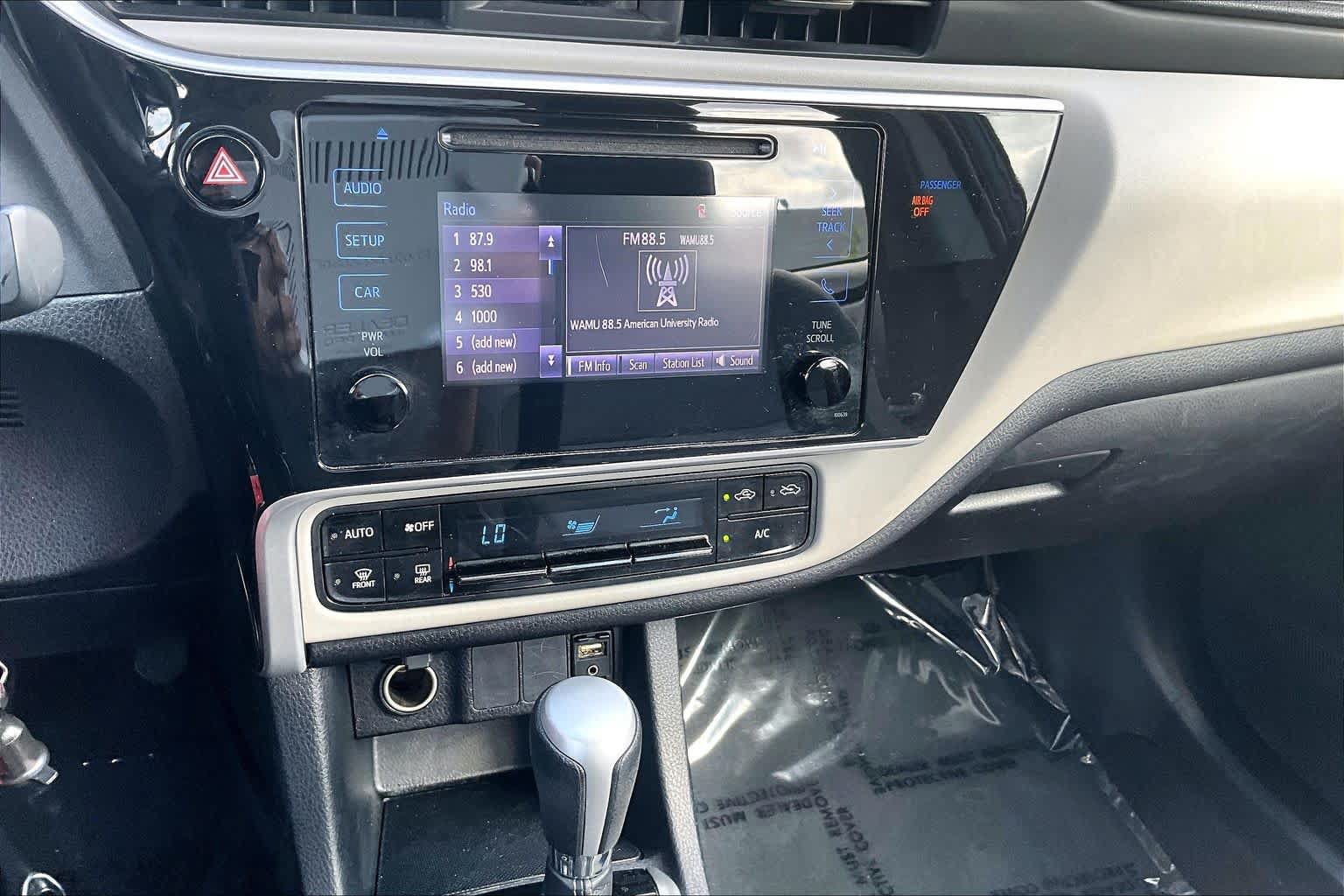 Used 2018 Toyota Corolla LE FWD image 33