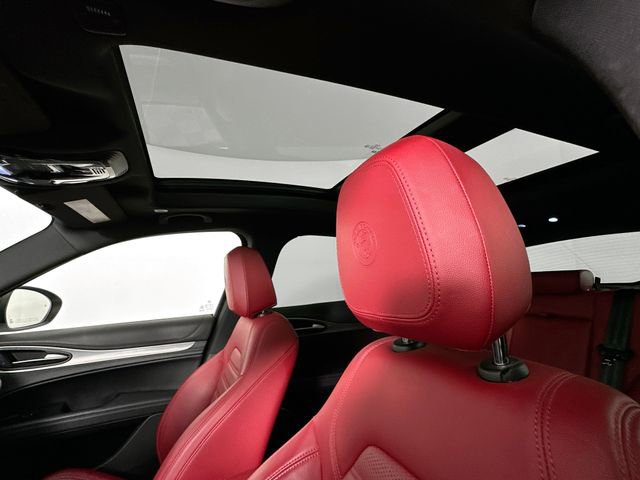 Used 2023 Alfa Romeo Stelvio Veloce image 21