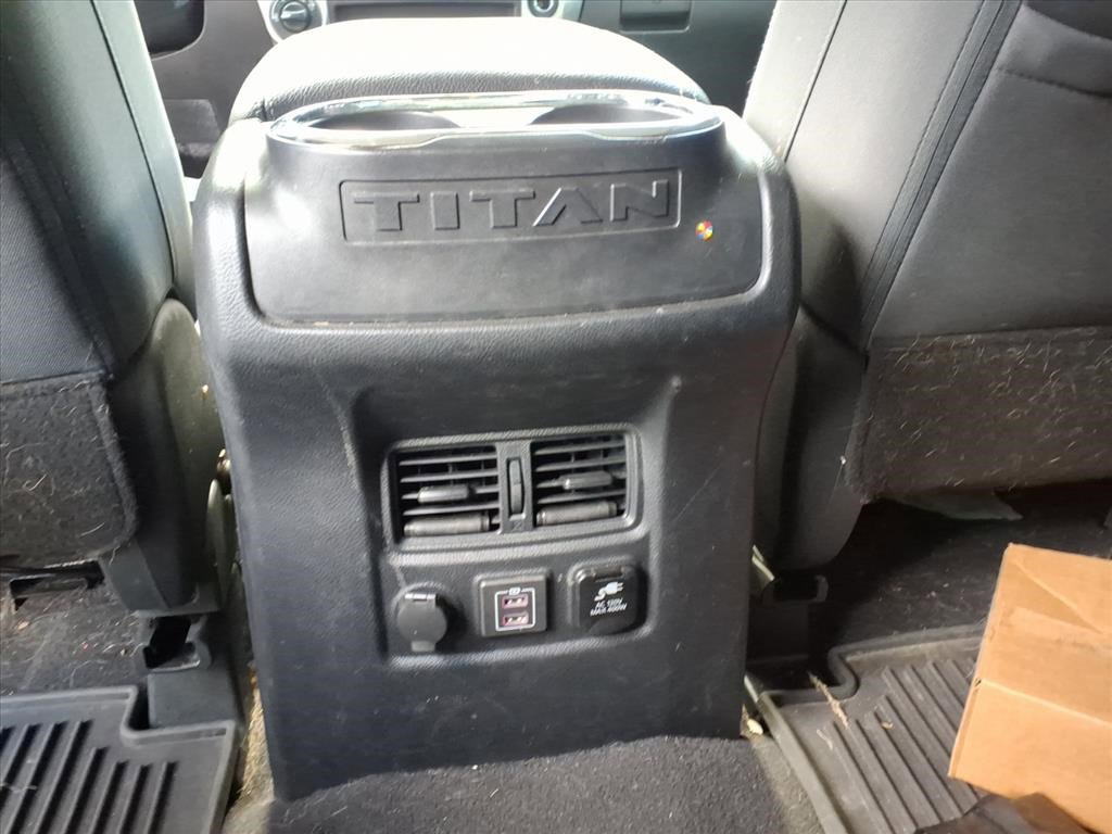Used 2021 Nissan Titan SV w/ SV Convenience Package image 22