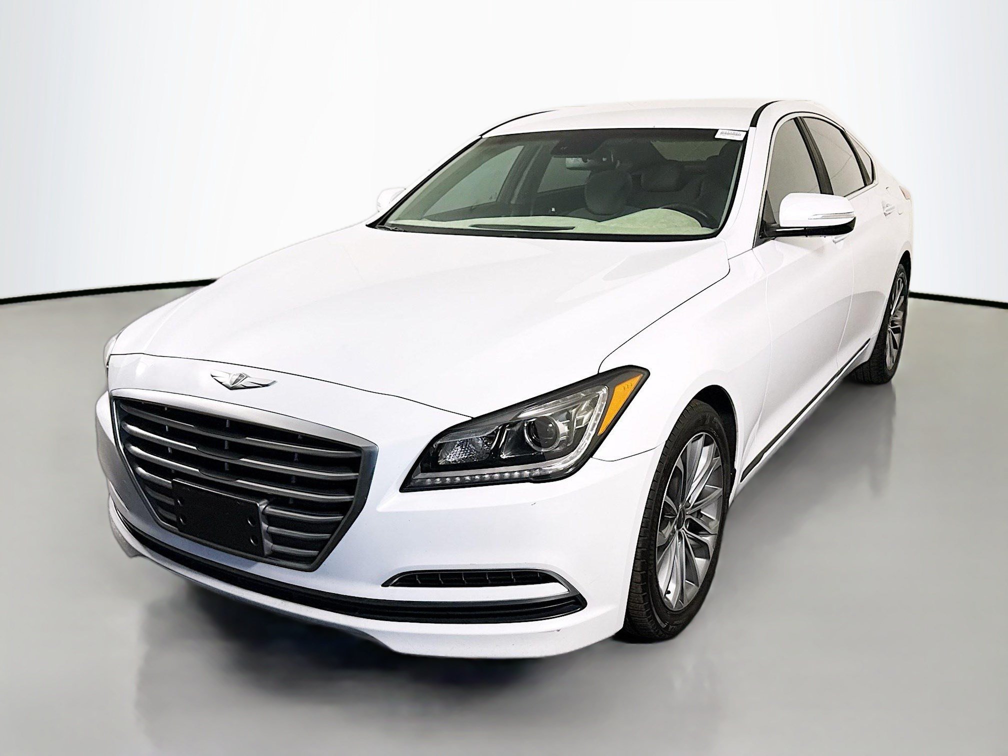 Used 2016 Hyundai Genesis 3.8 RWD image 4