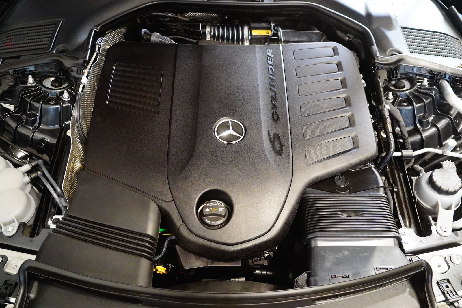 Certified 2025 Mercedes-Benz CLE 450 4MATIC Cabriolet image 32