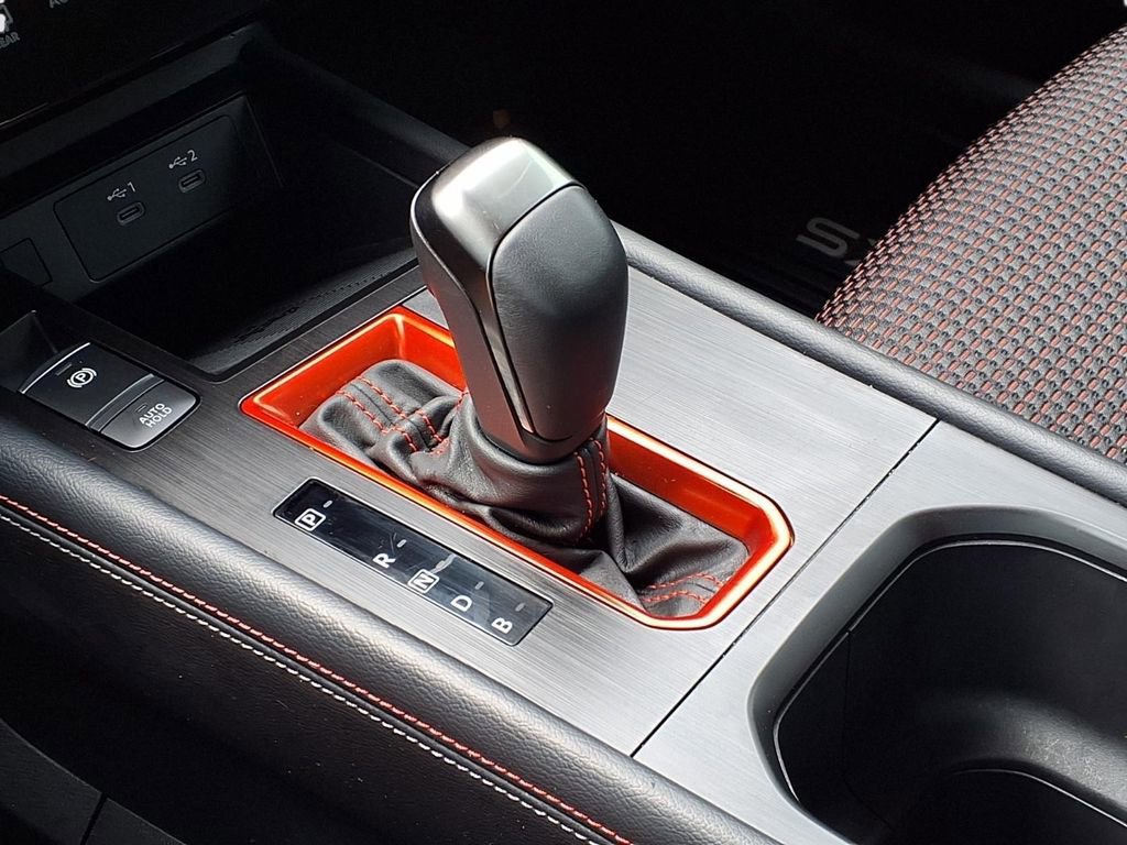 Used 2025 Nissan Kicks SR image 15