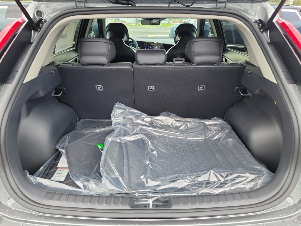 New 2026 Kia Niro EX FWD image 14