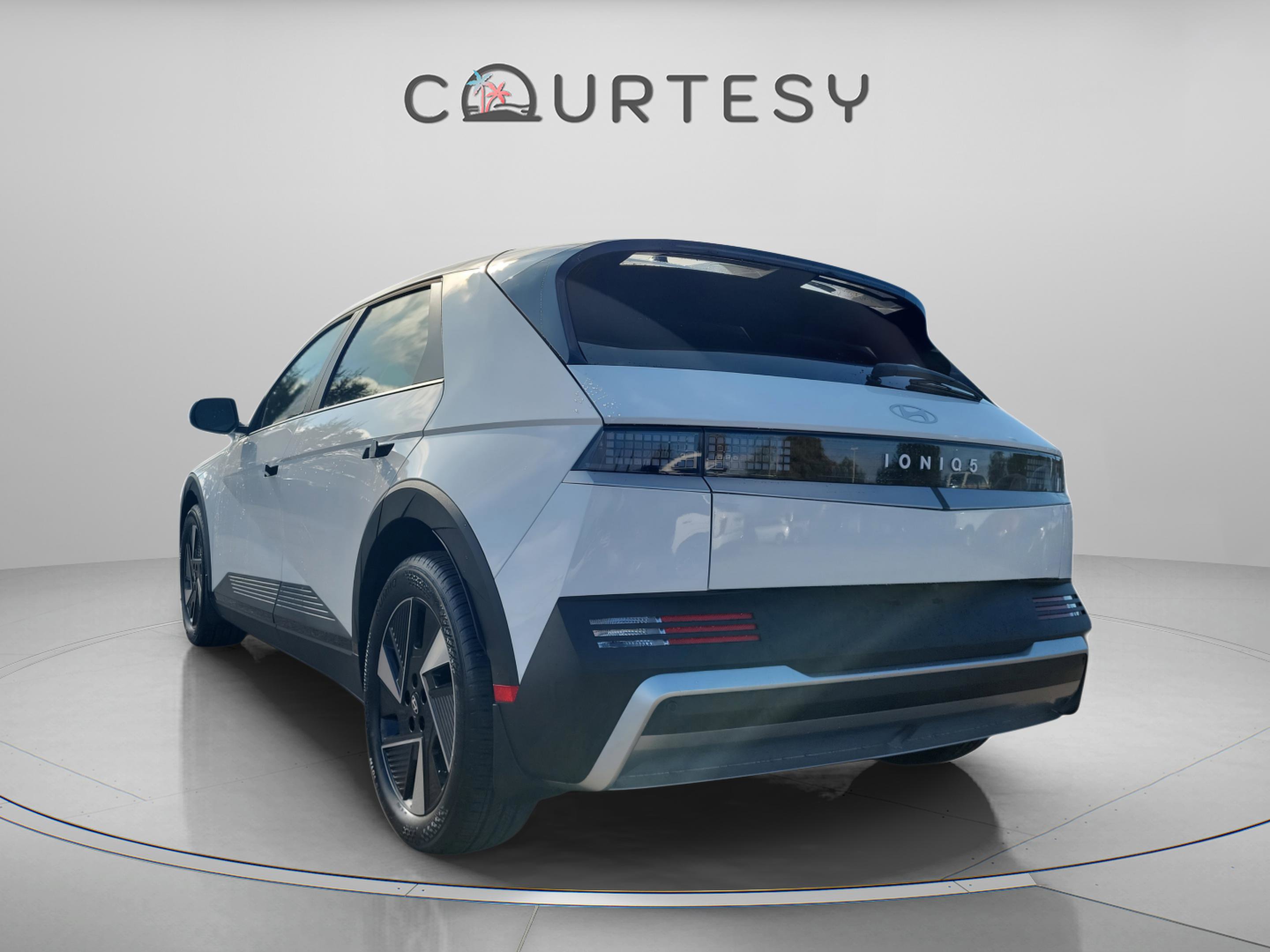 New 2026 Hyundai Ioniq 5 SEL image 3