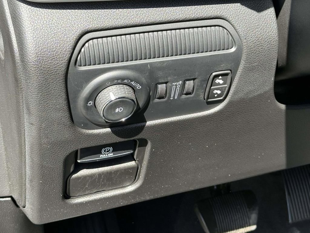 Used 2024 Jeep Wagoneer Series III image 23