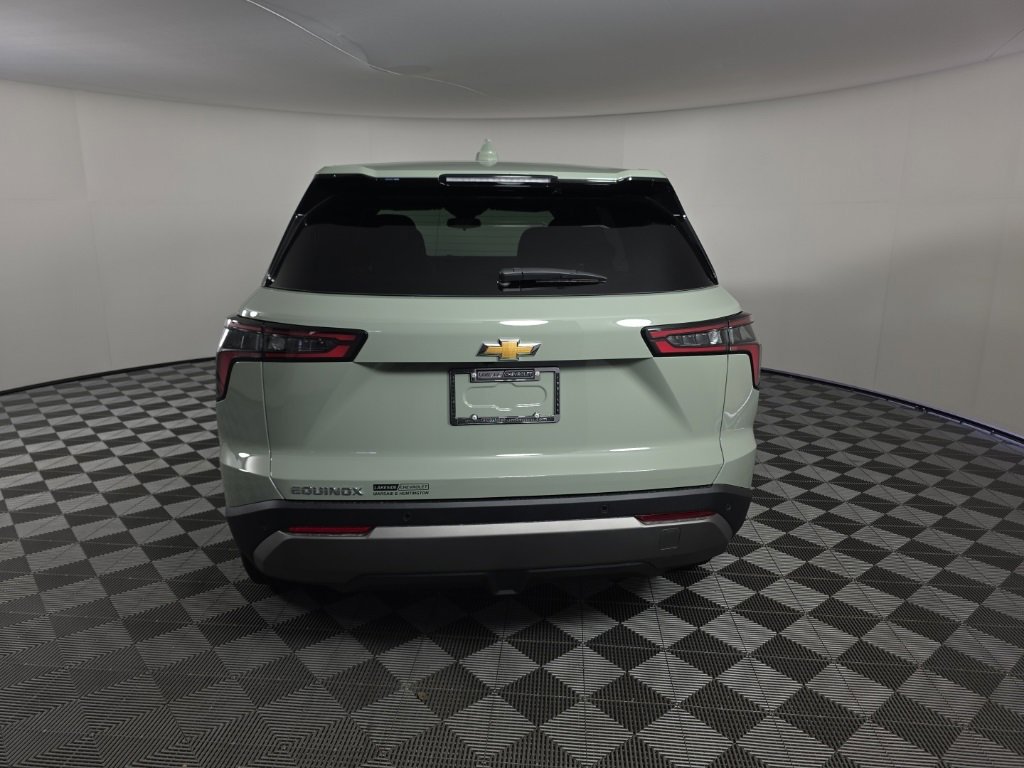 New 2026 Chevrolet Equinox LT image 4