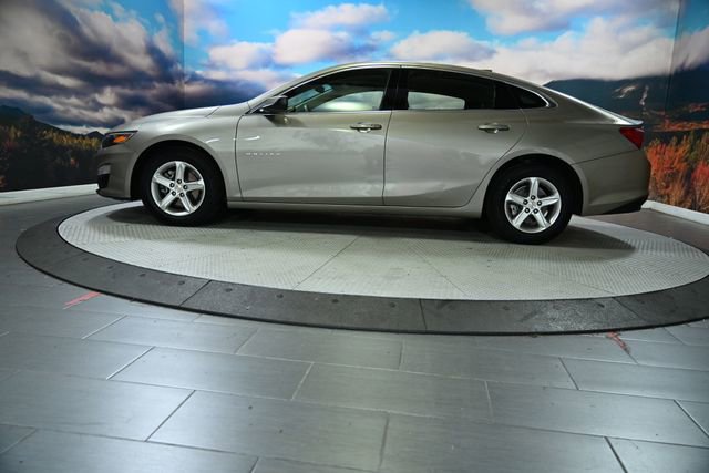 Used 2024 Chevrolet Malibu LT image 4