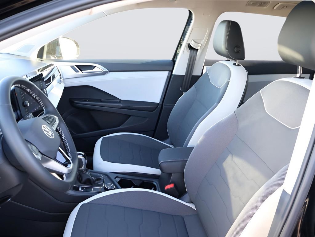 Used 2025 Volkswagen Taos SE image 42