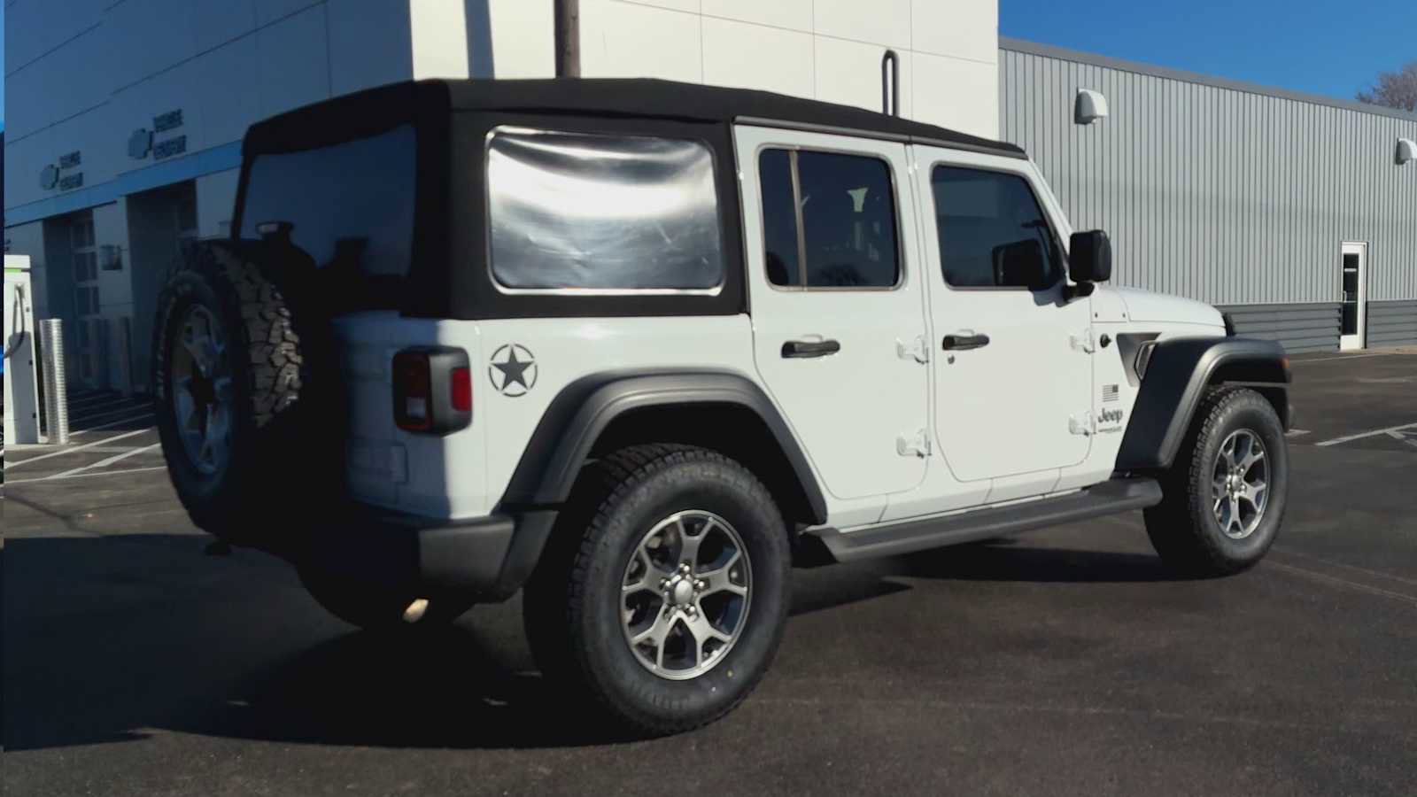Used 2020 Jeep Wrangler Unlimited Sport image 2