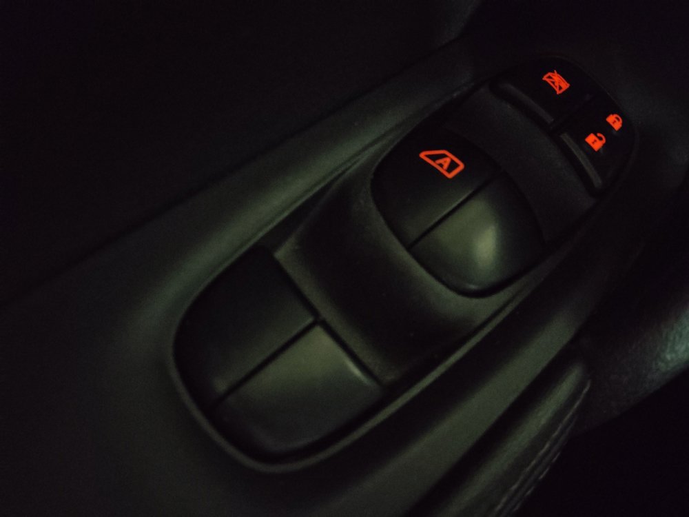 Used 2018 Nissan Rogue SL w/ Premium Package image 27