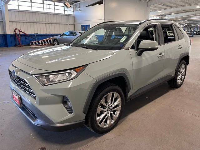 Used 2021 Toyota RAV4 XLE Premium image 7