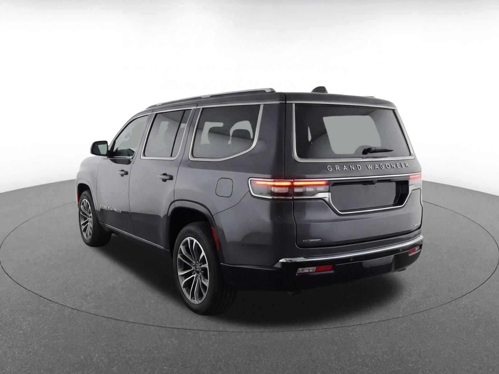 Used 2023 Jeep Grand Wagoneer Series II AWD/4WD image 7