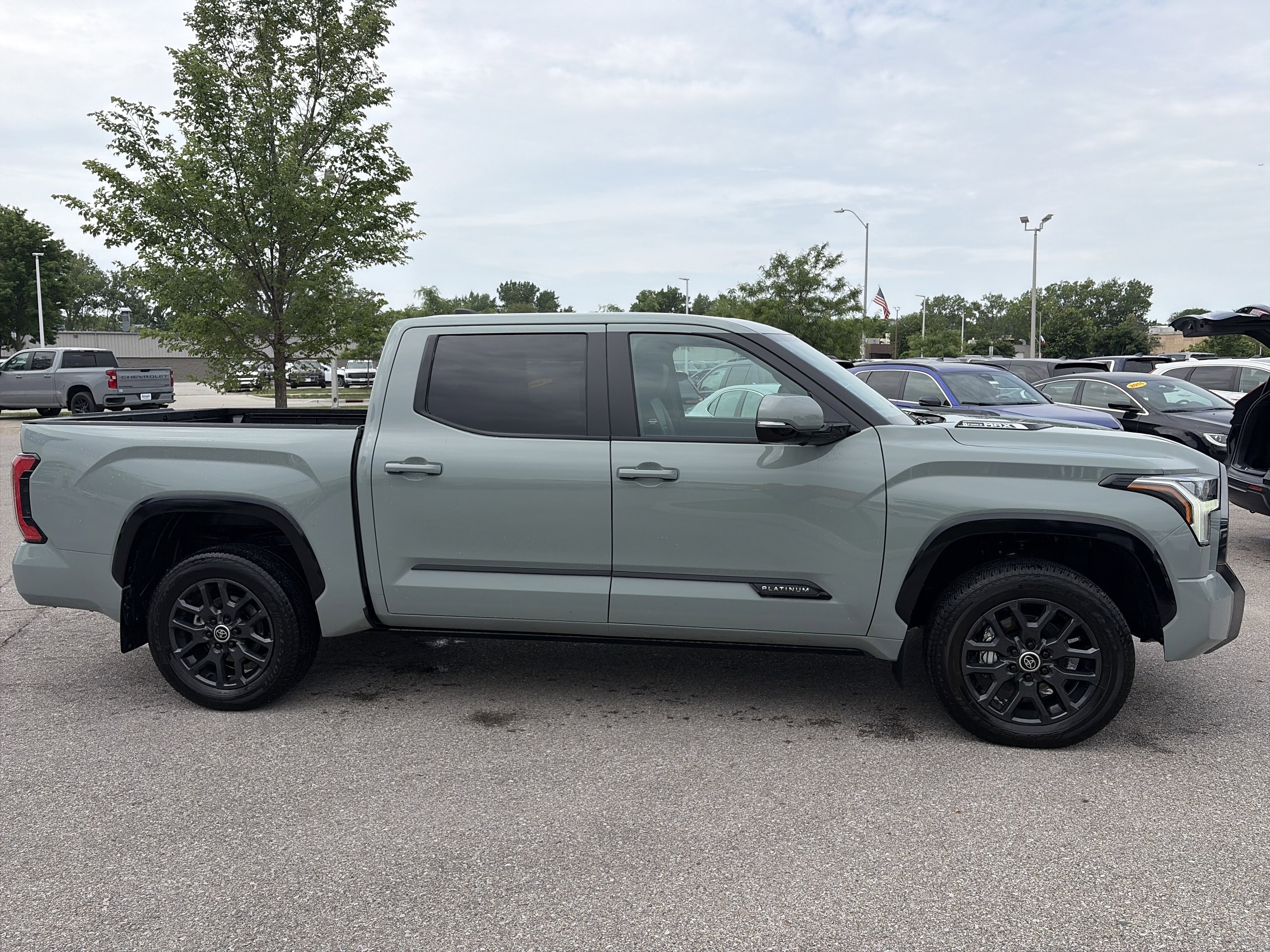 Used 2024 Toyota Tundra Platinum AWD/4WD image 8